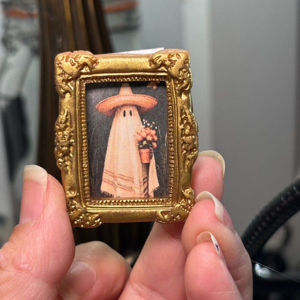 Ghost with sombrero